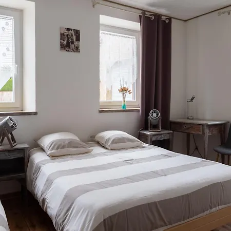 4-bedroom Alsace Retreat, Cleaning Included בית נופש Niderviller